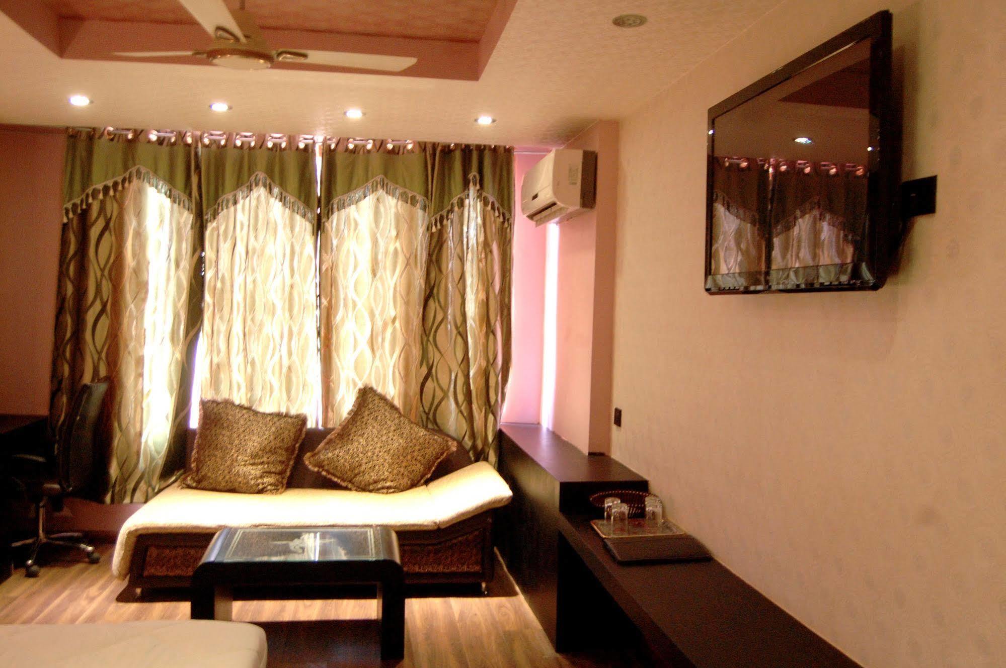 Oaktel Hotel Grand Shiva Near Ganga Ghat Haridwār Exterior foto